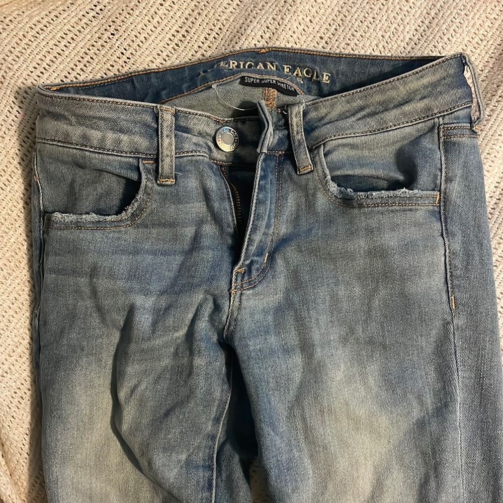 American Eagle Light-Wash Jeans!